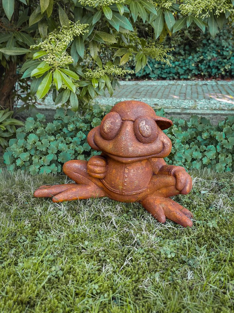 Opkikker standbeeldje